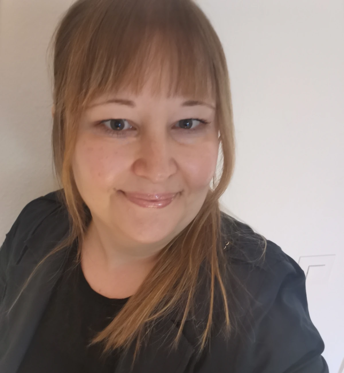 Olesja Kenner Spezialistin für manuelle Straffung und High-End Kosmezik.