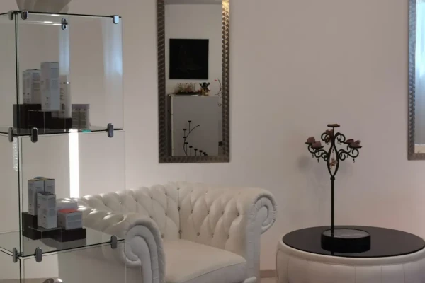 Exklusive Fachpraxis für medizinische Kosmetik & High-End Gesichtsbehandlungen in Ettingen